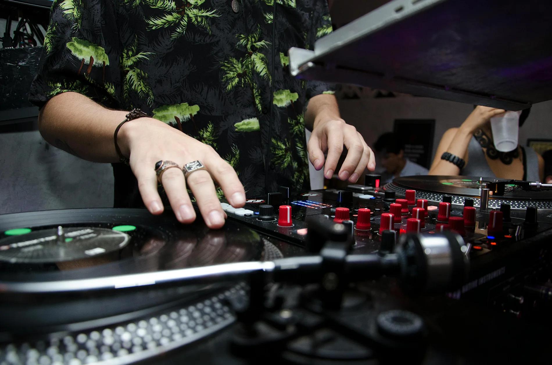 DJ Performans